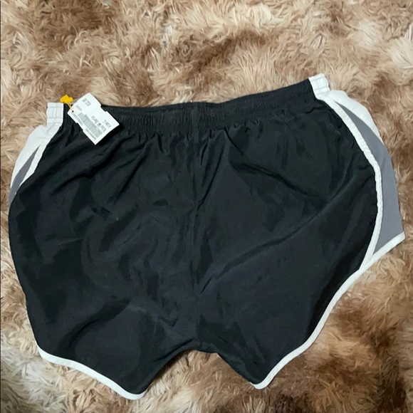 Nike running shorts - Picture 2 of 2